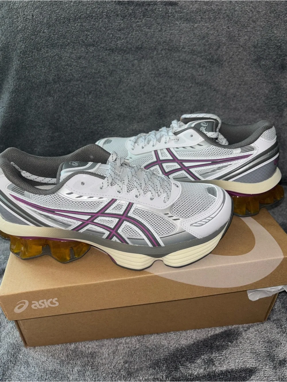 6.5 Women’s / 5 Men’s - ASICS Gel-Kinetic Fluent White/Truffle Grey NWT